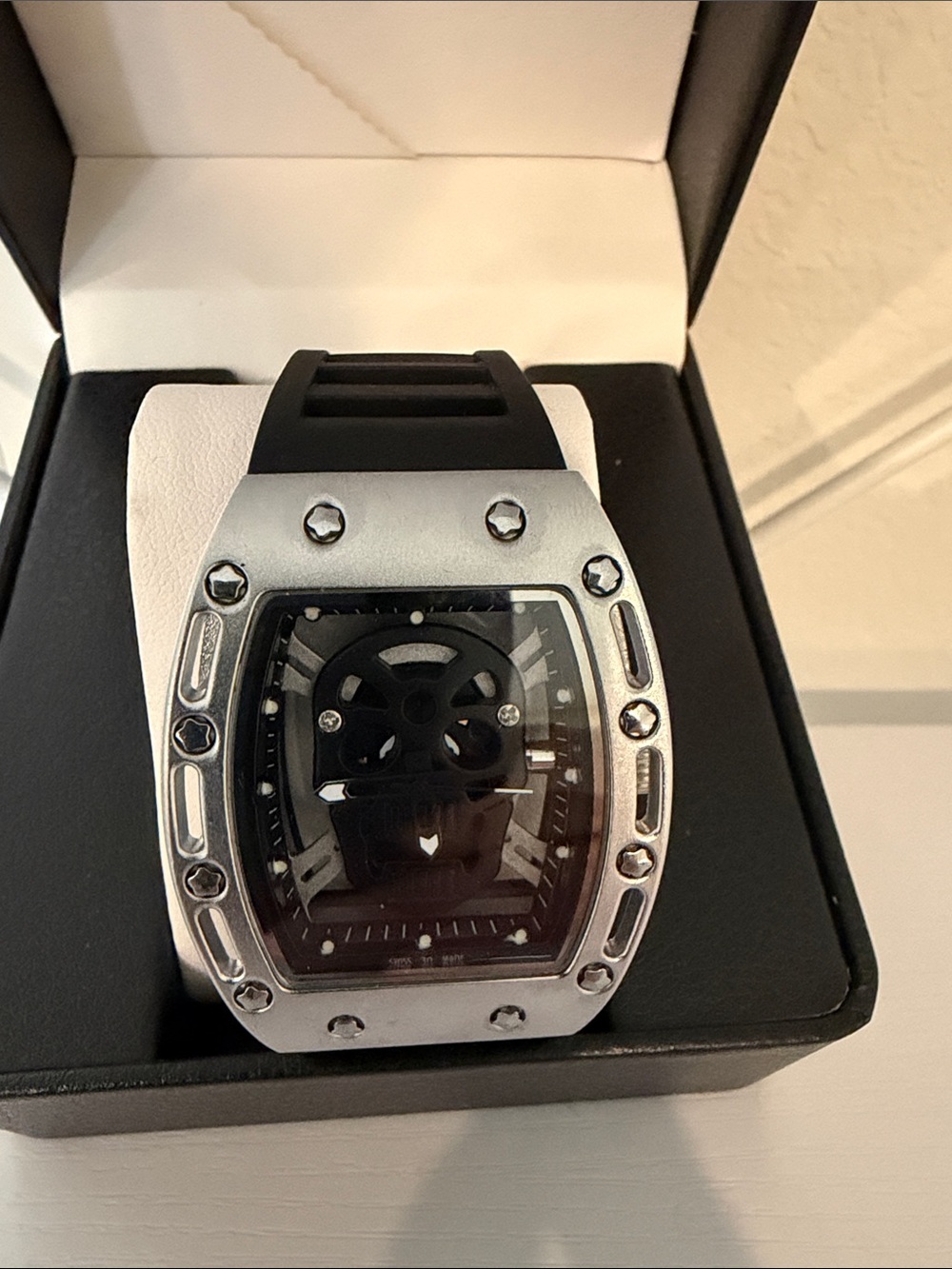 Stainless Steel Floating Skull Sport Watch with Rubber Strap